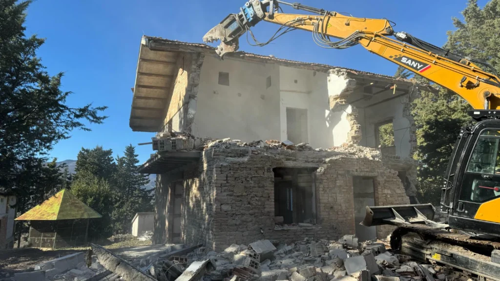 Demolizione e ricostruzione casa privata ad Apiro | 2A Impresa Edile