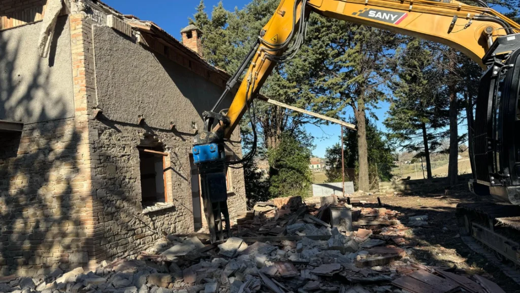 Demolizione e ricostruzione casa privata ad Apiro | 2A Impresa Edile